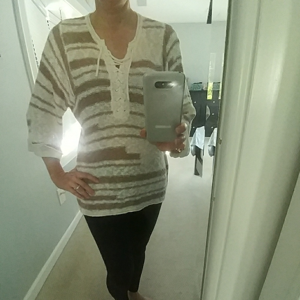 Light weight sweater